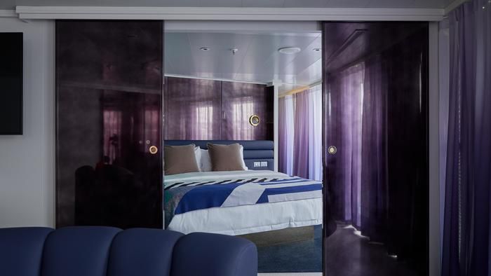 Accommodation on Valiant Lady